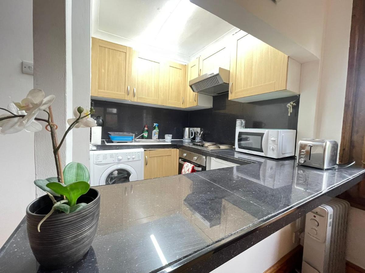 Private Double Room In Stratford London Bagian luar foto