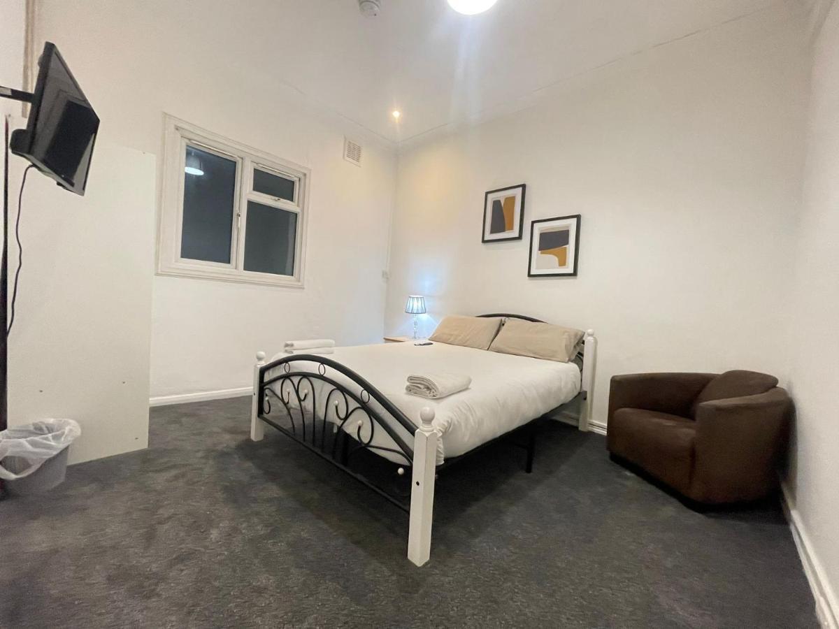 Private Double Room In Stratford London Bagian luar foto